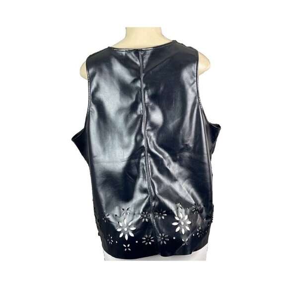 Scoop XXL Black Faux Leather Scoop Neck Laser Cut Floral Accent Sleeveless Top - Picture 3 of 6
